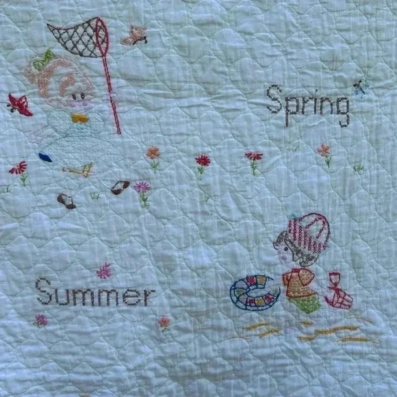 ADORABLE VINTAGE BABY QUILT in good condition somewhere see pics - Picture 2 of 7